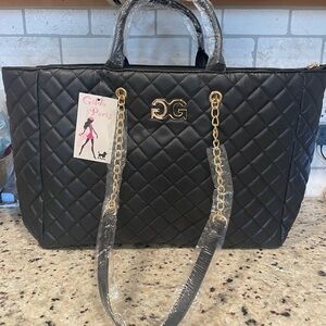GILDA PARIS- NWT XL Black‎ Quilted Tote Bag with Gold Chain. 21Wx13H